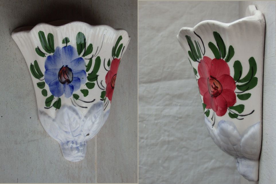 画像: 素敵な花瓶 花柄の壁掛け小物入れ