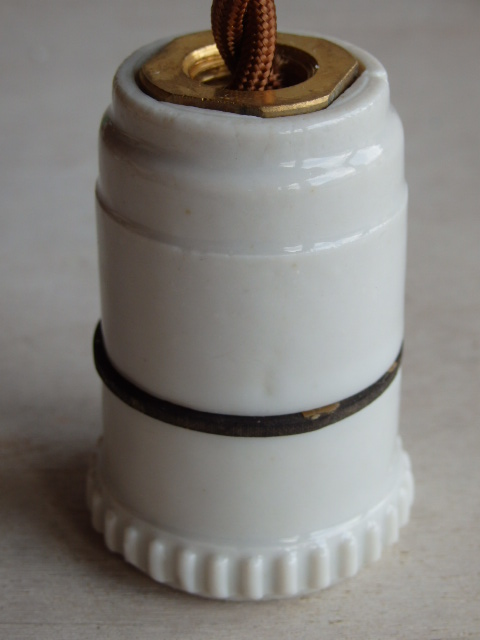画像: フランスアンティーク　アトリエ 電球付ソケットランプ電気 陶器製