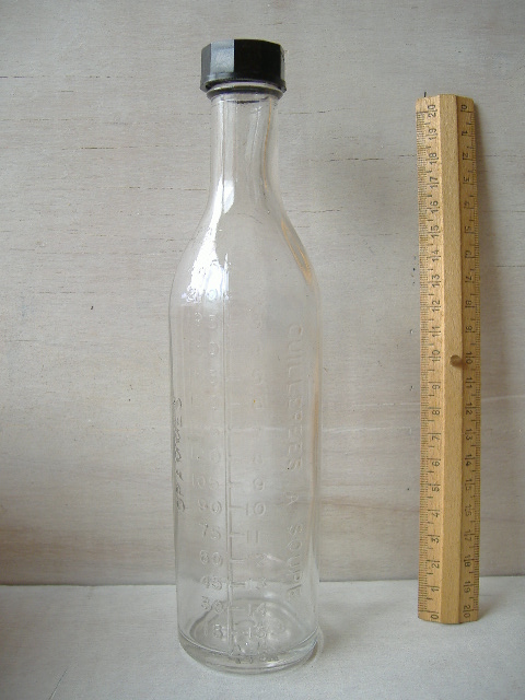 画像: フランスアンティーク　ガラス瓶　ボトル容器◇　エンボス　目盛り付き